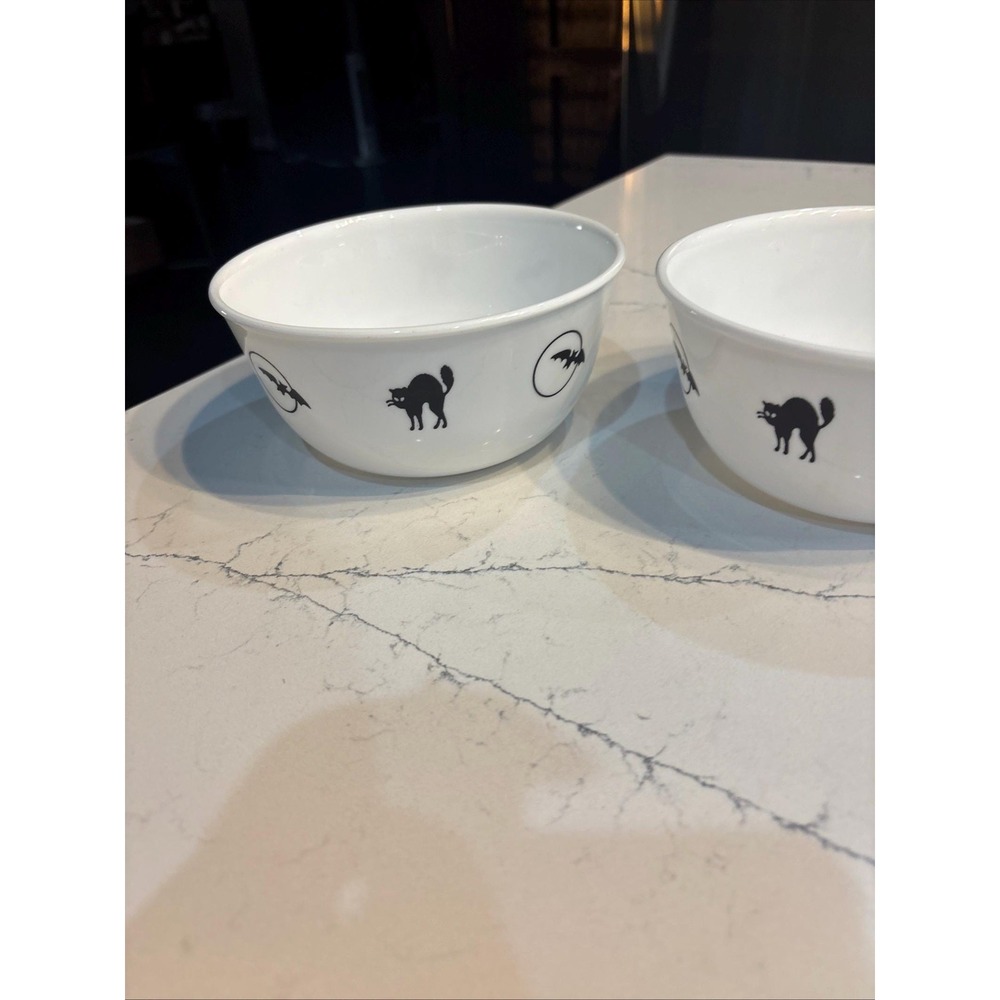 2- Corelle Vintage Halloween Bowl Discontinued 28oz Soup Bowl "Black Cats & Bats - Picture 2 of 5